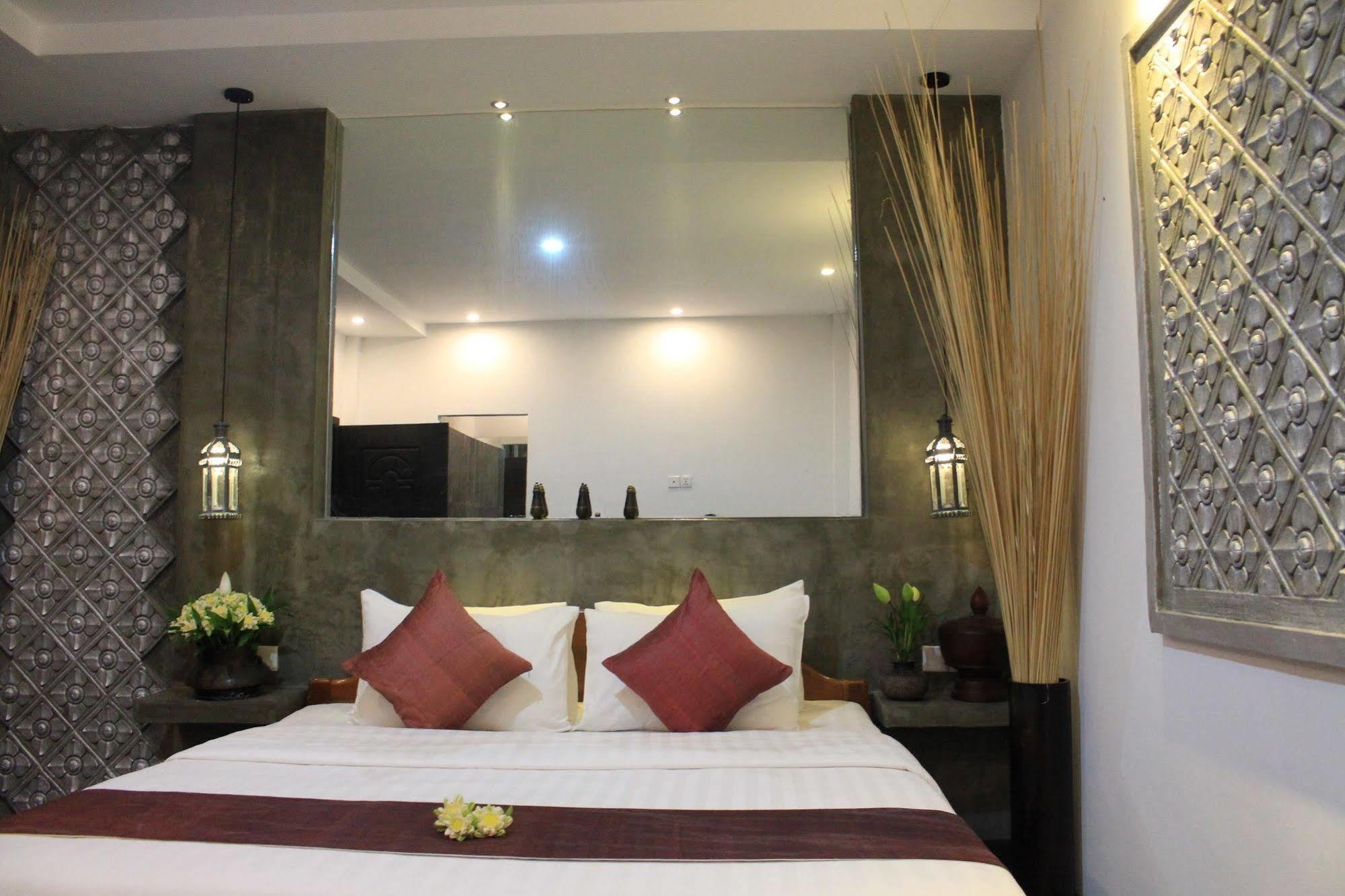 Fancy Boutique Villa Hotel Siem Reap Exterior photo