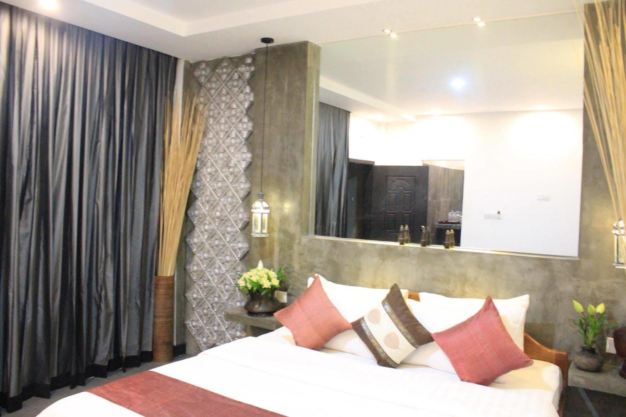Fancy Boutique Villa Hotel Siem Reap Exterior photo