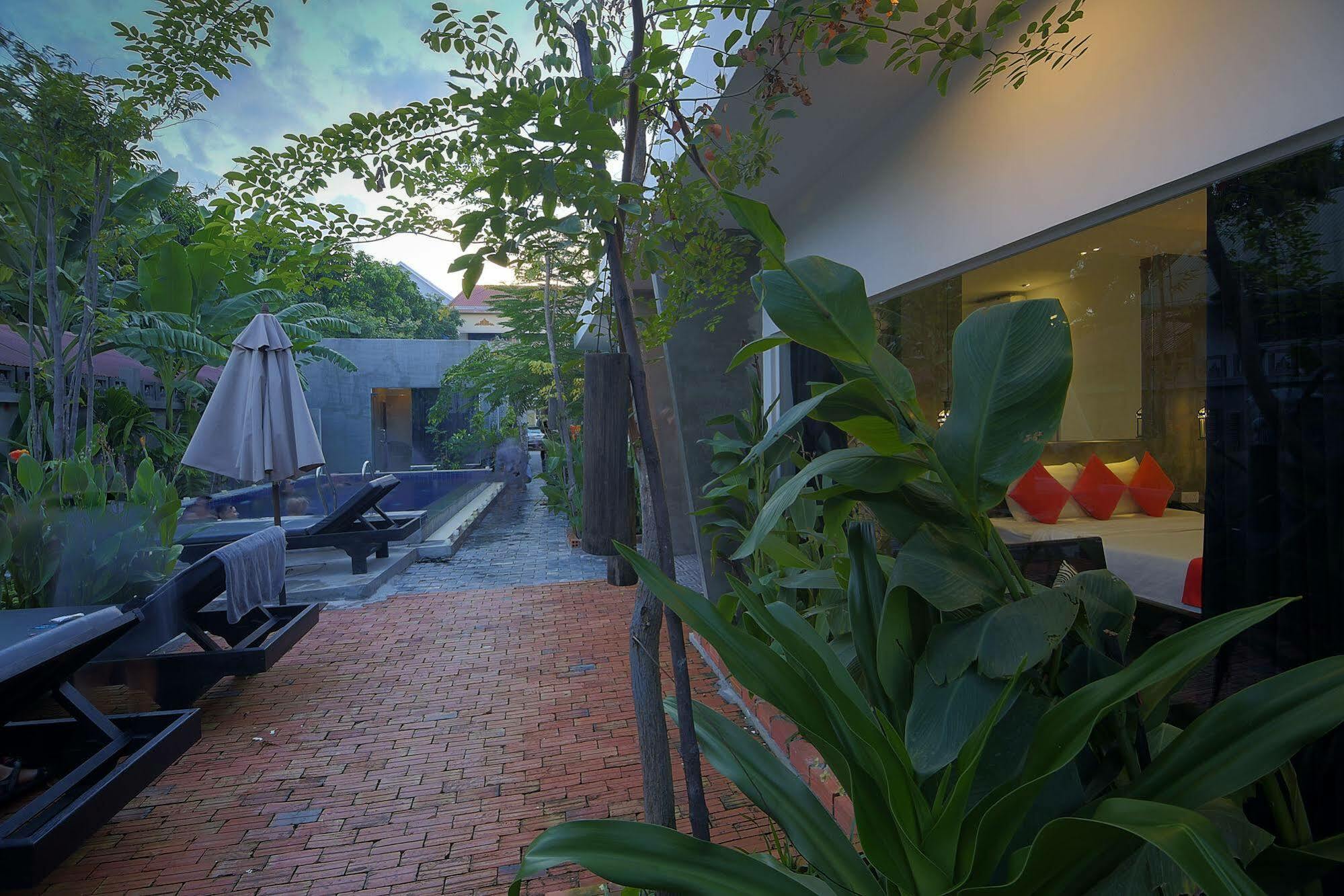 Fancy Boutique Villa Hotel Siem Reap Exterior photo