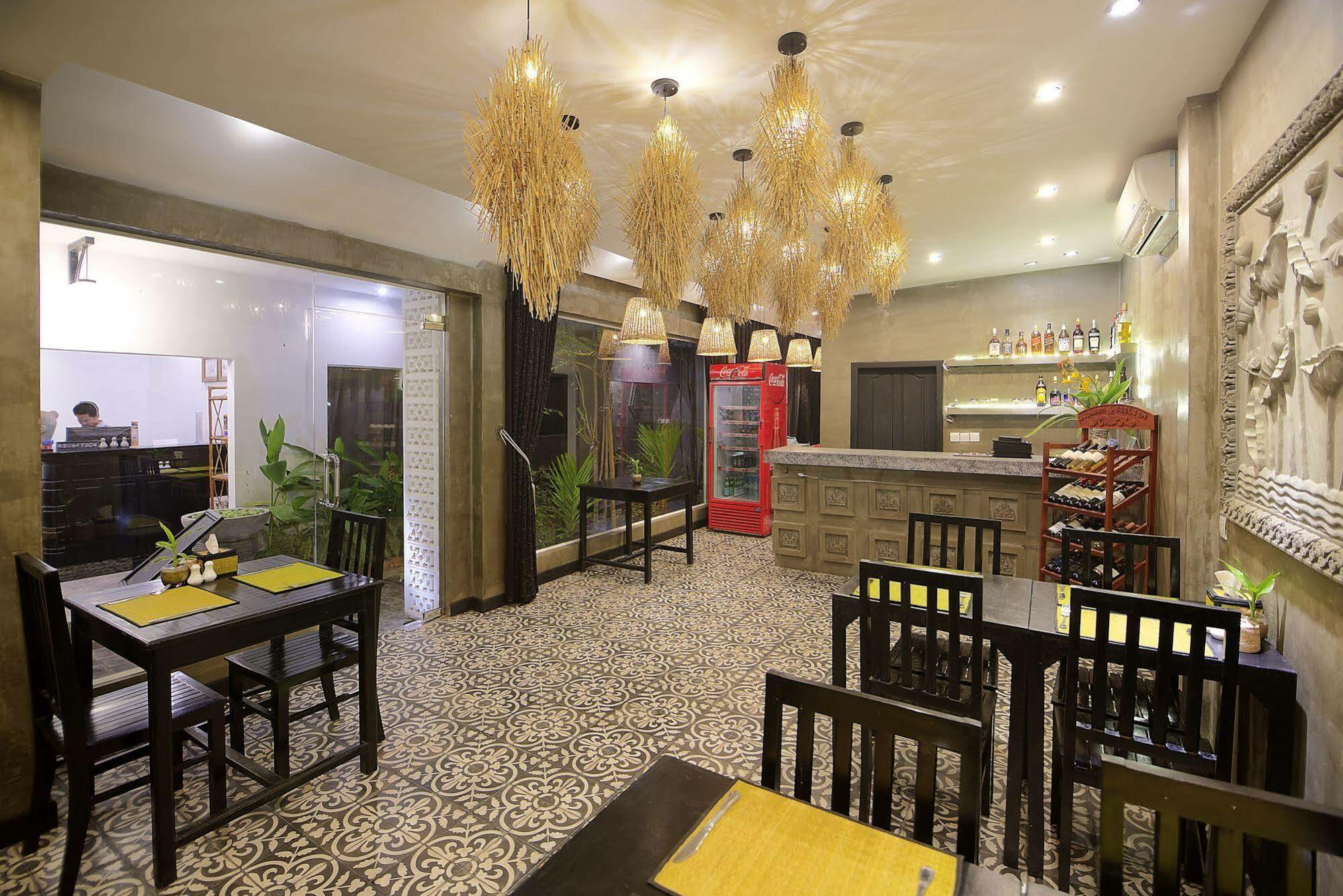 Fancy Boutique Villa Hotel Siem Reap Exterior photo